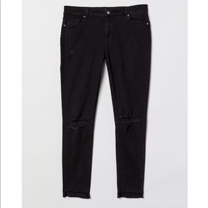 NWT H&M Plus Distressed Skinny Jeans